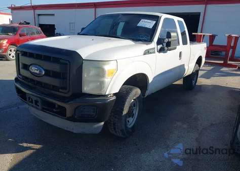 2014 Ford F-250 Xl z USA, uszkodzony, nr VIN 1FT7X2B67EEB45764